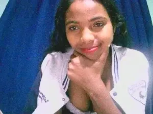 Cam4 Free Live Porn of Fitiavana8