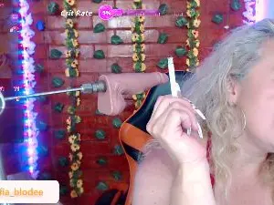 Cam4 Private Sex Chat of Mia_Curvy