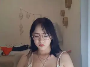 Cam4 Free Live Porn of JuliaMaugeri