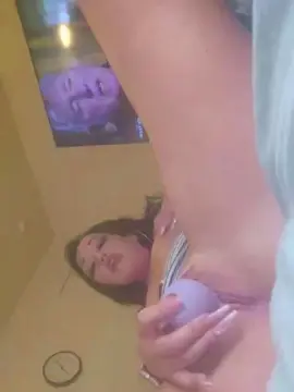 Cam4 Free Live Porn of 34baby