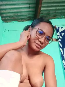 Cam4 Live Sex of Avotra02