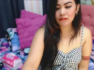 Cam4 Free Live Porn of Cherryred06
