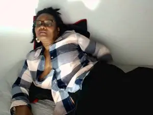 Cam4 Live Porn of roushlove