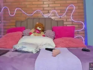 Cam4 Free Live Porn of Luna_valmontt