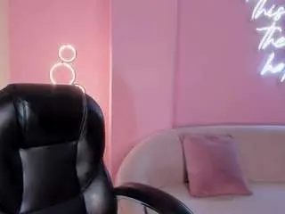 Camsoda Nude Webcam of savannahstorm
