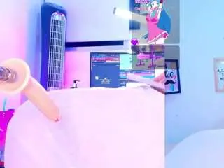 Camsoda Sex Chat of lorettfox