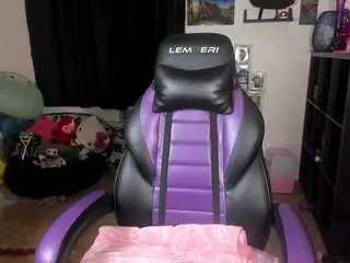 Camsoda Free Live Porn of karliekayozz