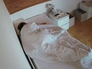 Camsoda Best Webcam of voyeurcam-julmodels-greybed-1