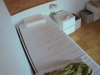 Camsoda Live Sex of voyeurcam-julmodels-greybed-1