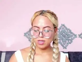 Camsoda Free Live Porn of criistybloom