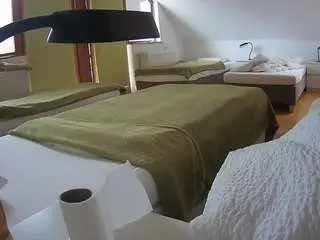 Camsoda Nude Webcam of voyeurcam-julmodels-bed-2