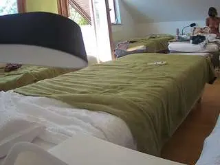 Camsoda Sex Cam of voyeurcam-julmodels-bed-2