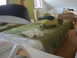 Camsoda Adult Webcams of voyeurcam-julmodels-bed-2