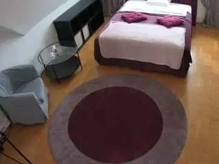 Camsoda Sex Chat of voyeurcam-julmodels-whitebed-1
