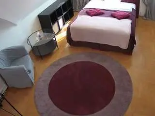 Camsoda Live Sex Cam of voyeurcam-julmodels-whitebed-1