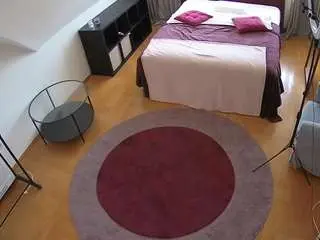 Camsoda Nude Webcam of voyeurcam-julmodels-whitebed-1