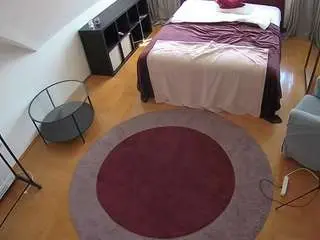 Camsoda Best Webcam of voyeurcam-julmodels-whitebed-1
