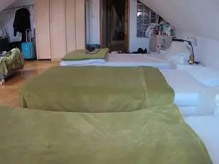 Camsoda Sex Chat of voyeurcam-julmodels-bed-3