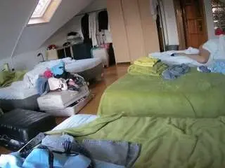 Camsoda Sex Chat of voyeurcam-julmodels-bed-3