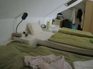 Camsoda Watch Live Sex Cams of voyeurcam-julmodels-bed-4