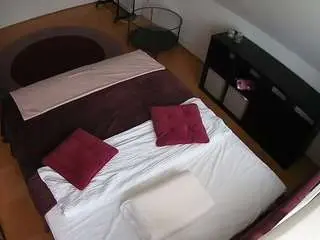 Camsoda Sex Chat of voyeurcam-julmodels-whitebed-2
