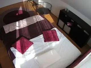 Camsoda Sex Chat of voyeurcam-julmodels-whitebed-2