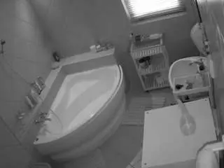 Camsoda Free Porn Cam of voyeurcam-julmodels-bath-1st-2