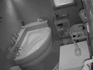 Camsoda Sex Chat of voyeurcam-julmodels-bath-1st-2