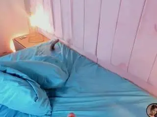 Camsoda Adult Webcams of hillary-collins