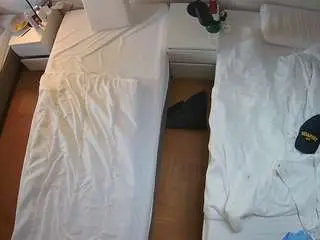 Camsoda Live Sex Cam of voyeurcam-julmodels-bed-5