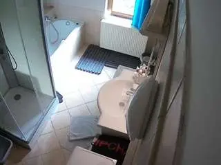 Camsoda Free Porn Cam of voyeurcam-julmodels-bath-2nd-2
