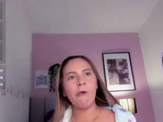 Camsoda Watch Live Sex Cams of brenda-brm