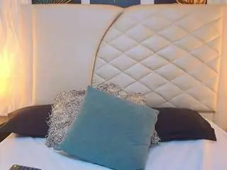 Camsoda Adult Webcam of amberr-greyy