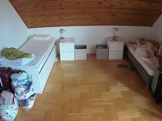 Camsoda Sex Chat of voyeurcam-julmodels-greybed-3