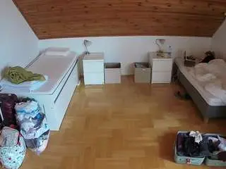 Camsoda Best Webcam of voyeurcam-julmodels-greybed-3
