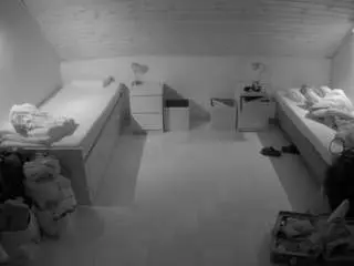 Camsoda Free Porn Cam of voyeurcam-julmodels-greybed-3