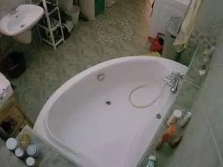 Camsoda Nude Webcam of voyeurcam-julmodels-bath-1st-1