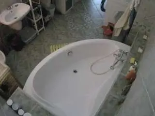 Camsoda Adult Webcam of voyeurcam-julmodels-bath-1st-1