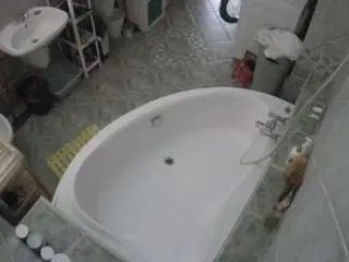 Camsoda Adult Webcams of voyeurcam-julmodels-bath-1st-1