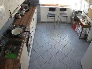 Camsoda Free Porn Cam of voyeurcam-julmodels-kitchen-2