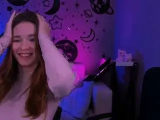 Camsoda Adult Webcam of caroline-honeyy1