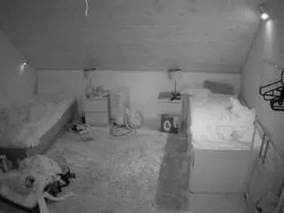 Camsoda Live Sex of voyeurcam-julmodels-whitebed-3