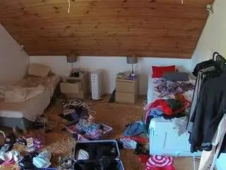 Camsoda Live Sex Cam of voyeurcam-julmodels-whitebed-3