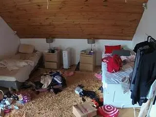 Camsoda Live Sex Cam of voyeurcam-julmodels-whitebed-3