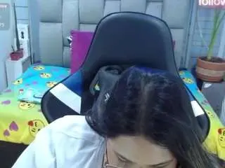 Camsoda Free Porn Cam of evelinzaens