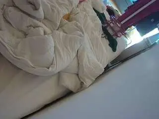 Camsoda Live Sex Cam of voyeurcam-julmodels-whitebed-4