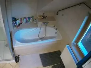 Camsoda Live Sex of voyeurcam-julmodels-bath-2nd-1