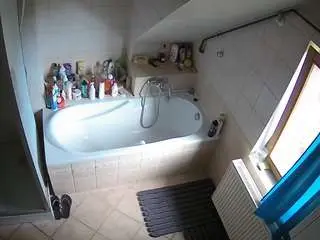 Camsoda Free Live Porn of voyeurcam-julmodels-bath-2nd-1