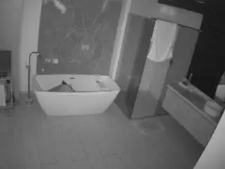 Camsoda Nude Webcam of voyeurcam-casa-salsa-bathroom-4