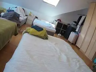 Camsoda Live Sex of voyeurcam-julmodels-bed-1
